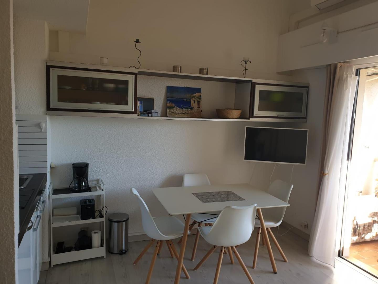 Appartement Climatise A 800M De La Plage Fréjus Exterior photo