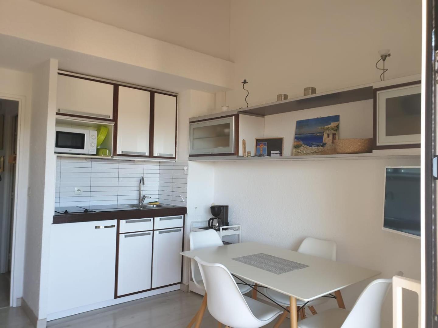 Appartement Climatise A 800M De La Plage Fréjus Exterior photo